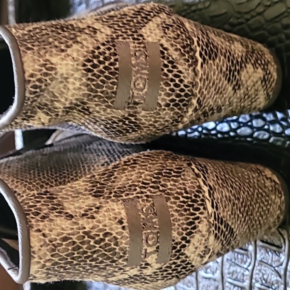 TOMS Kala faux snake print wedge bootie. Black multi. Size 9 - Picture 5 of 11